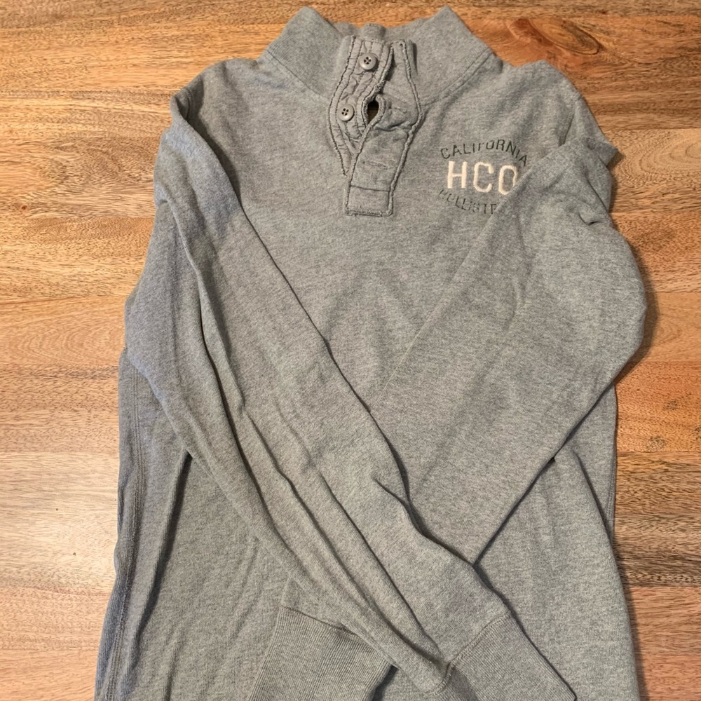 Holister long sleeve, thick